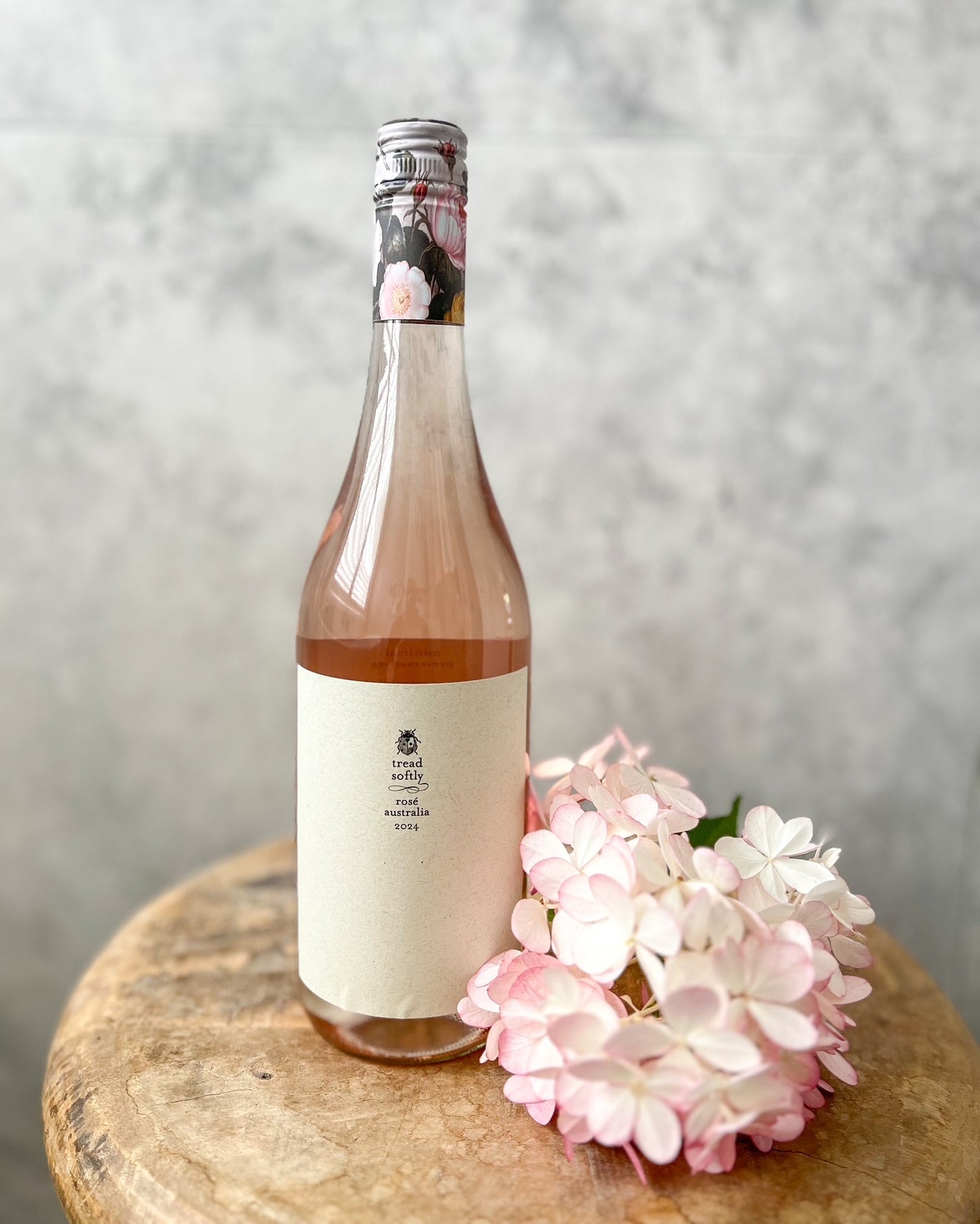 Tread Softly Rosé Wine bottle is the perfect Mother’s Day gift add-on, sustainably made and beautifully paired with flowers for Mum, available at The Flowered Heart.